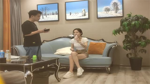偷拍实录！高价约炮00后极品嫩妹，巨乳苗窕被爆操内射